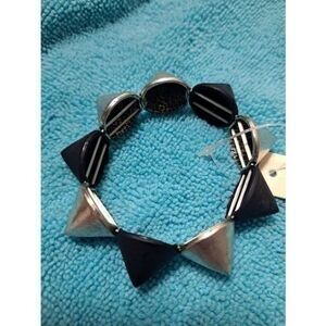 Spiked stretchable bracelet